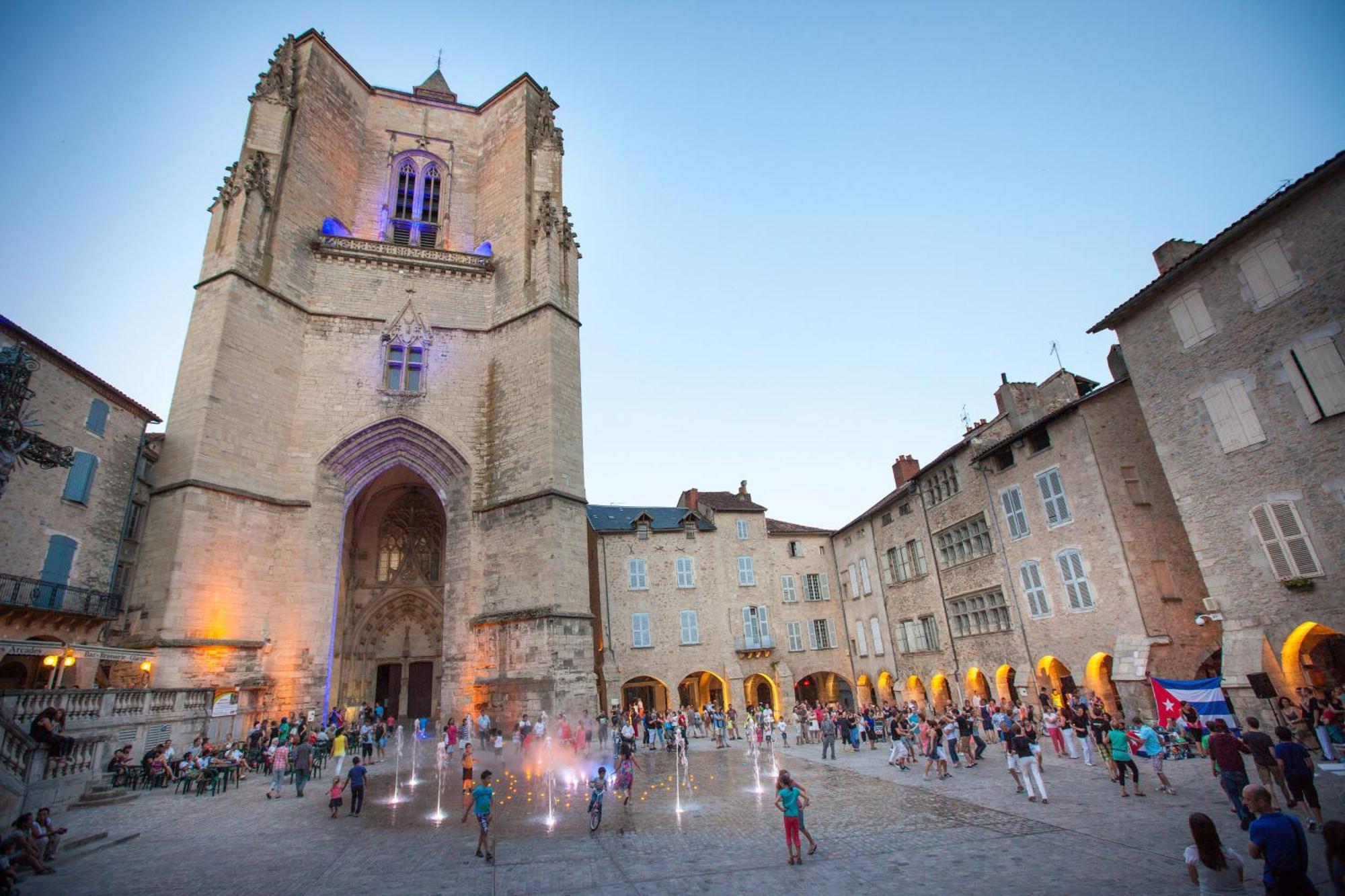 Le Nid 3 Etoiles Wifi, Netflix, Disney, Coeur De Bastide Villefranche-de-Rouergue Bagian luar foto